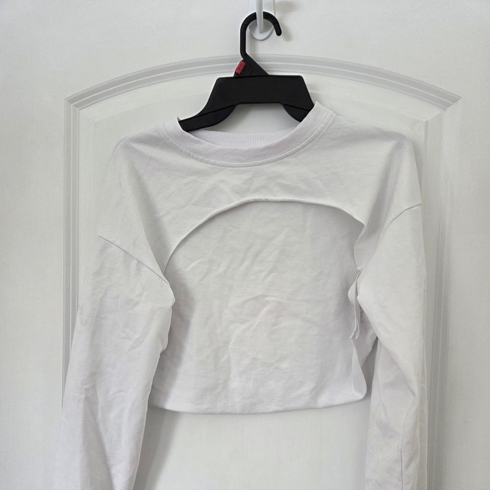 4/$20 NWOT Crop Long Sleeve